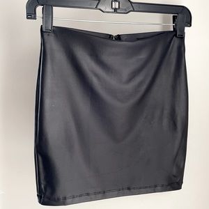 Pleather mini skirt with silver 1/3 zipper down back size small